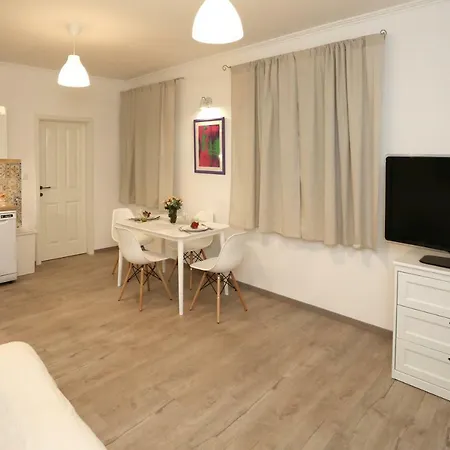 Daire Terrace - Free Parking, Brand New *